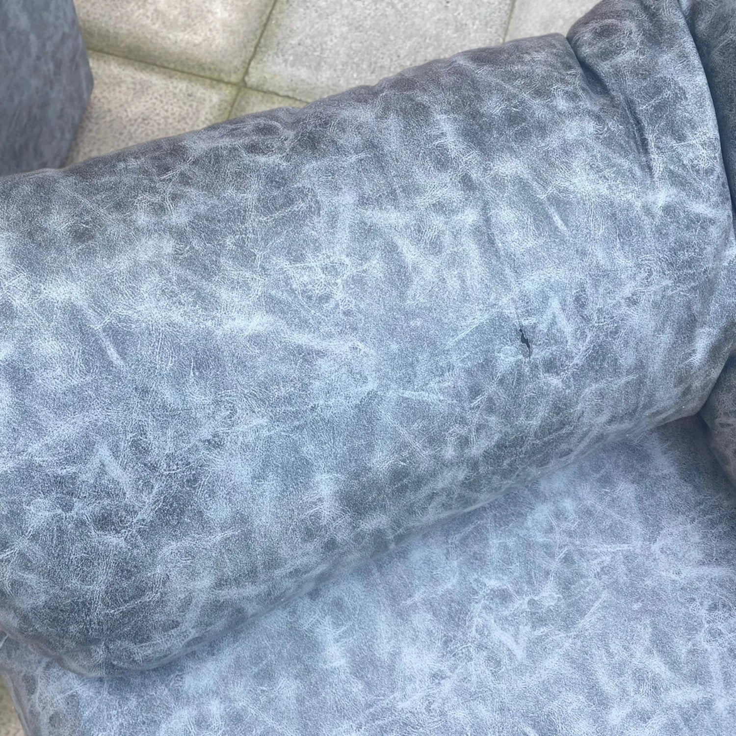 Sofá América 2 Cuerpos - Cuero Sintético Auris Gris (2da selección)