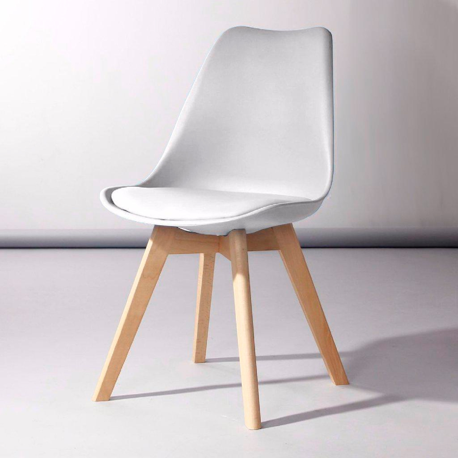 Silla Tulip Acolchada - Blanca