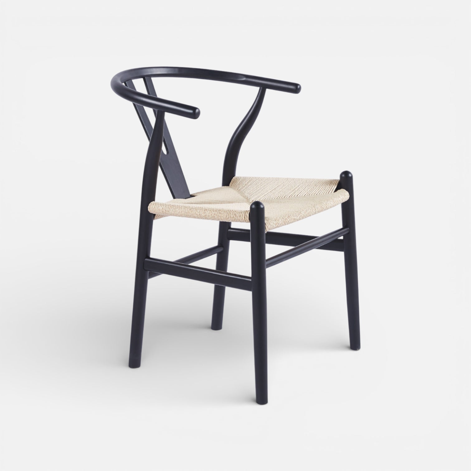 Asiento de cuerda en silla Wishbone | mueblesamerica.cl