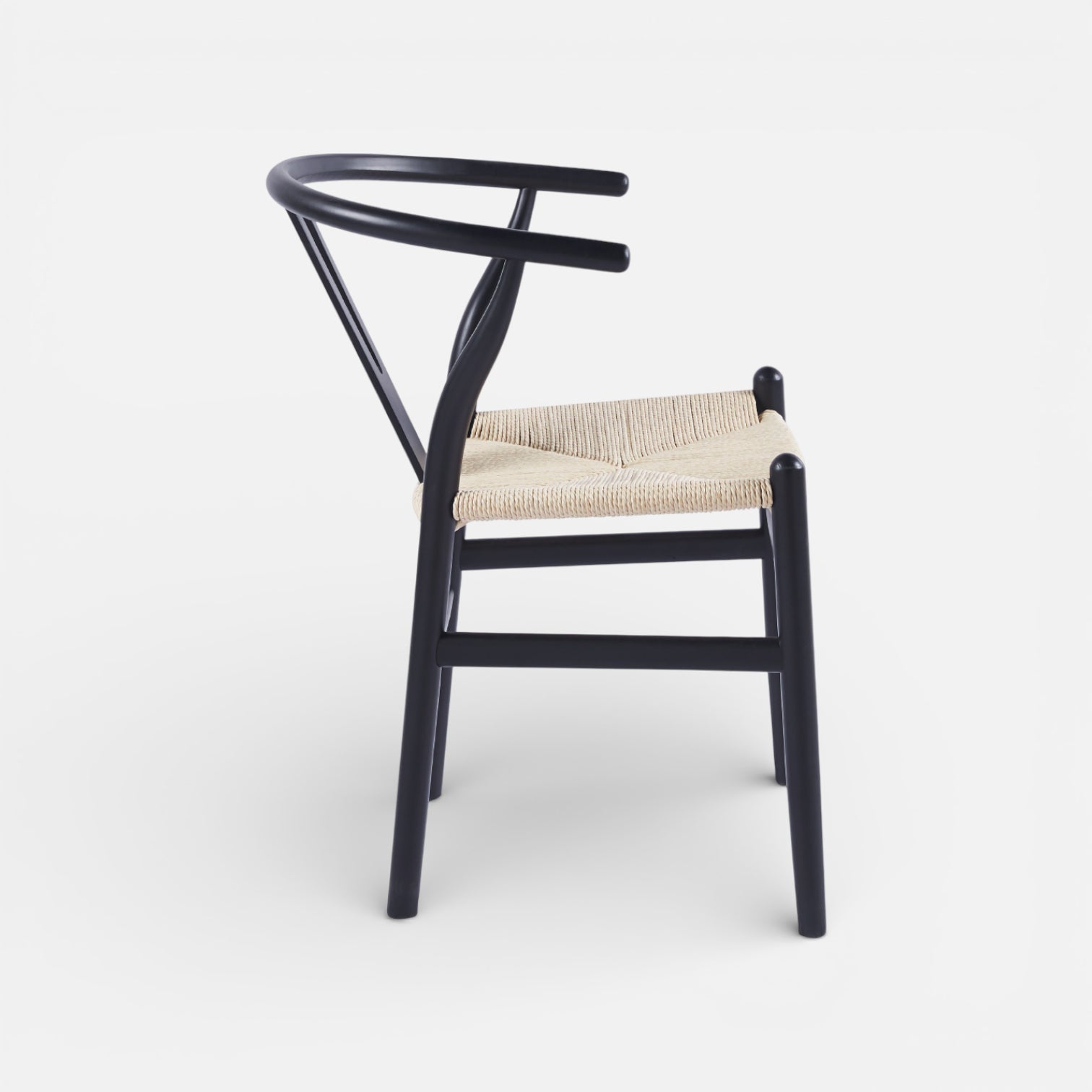 Estructura curvada de la silla Wishbone | mueblesamerica.cl