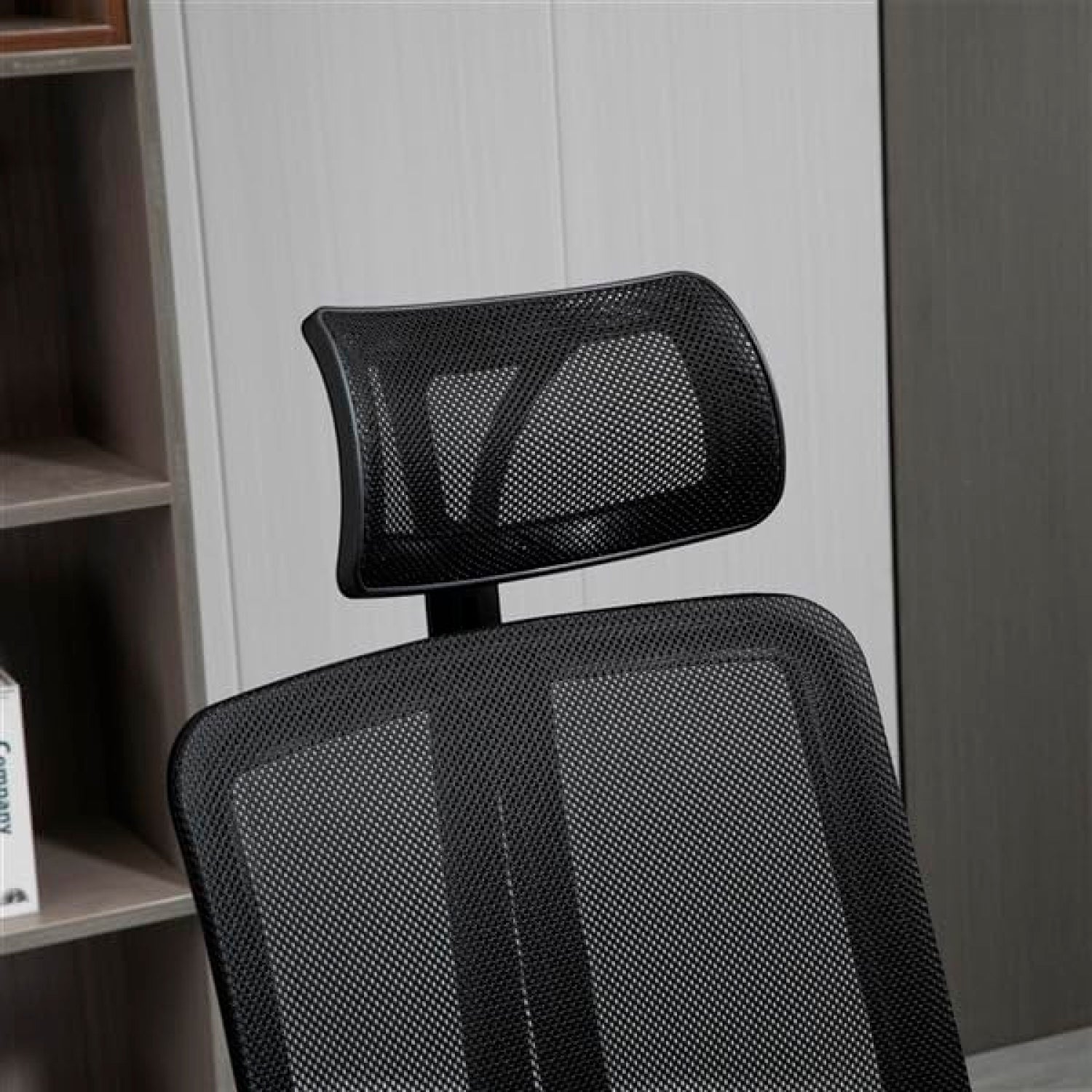 Silla de oficina mesh negra ejecutiva con apoyabrazos y cabeza