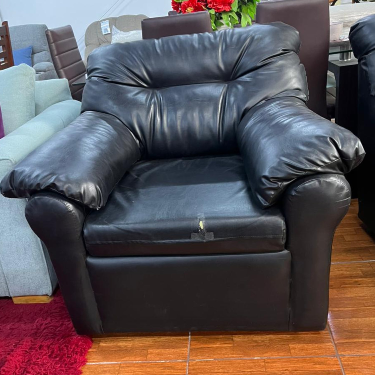 Living América 311 - Cuero Sintético Pu Negro (2da selección)