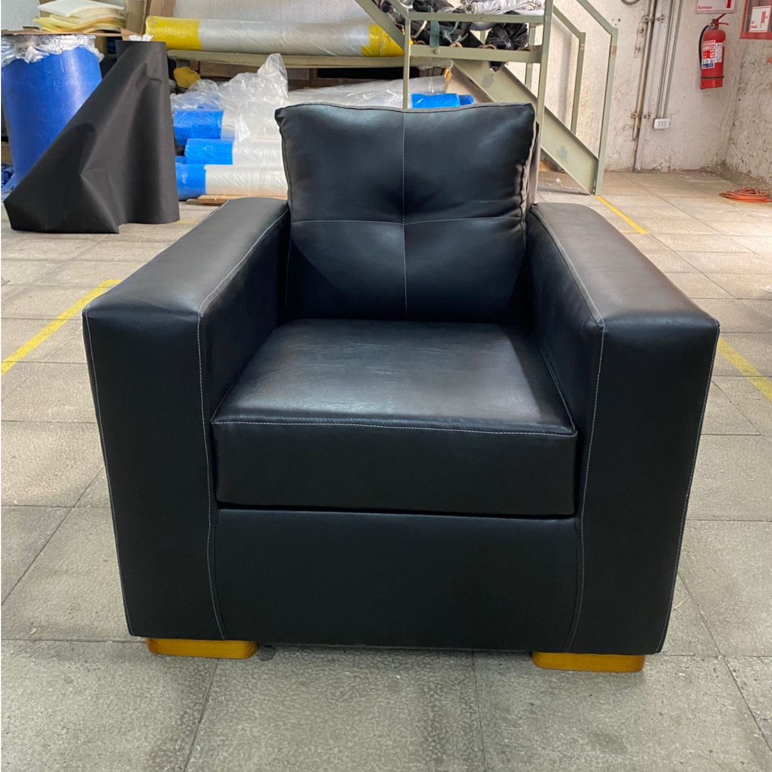 Diseño moderno y compacto del sofá | mueblesamerica.cl