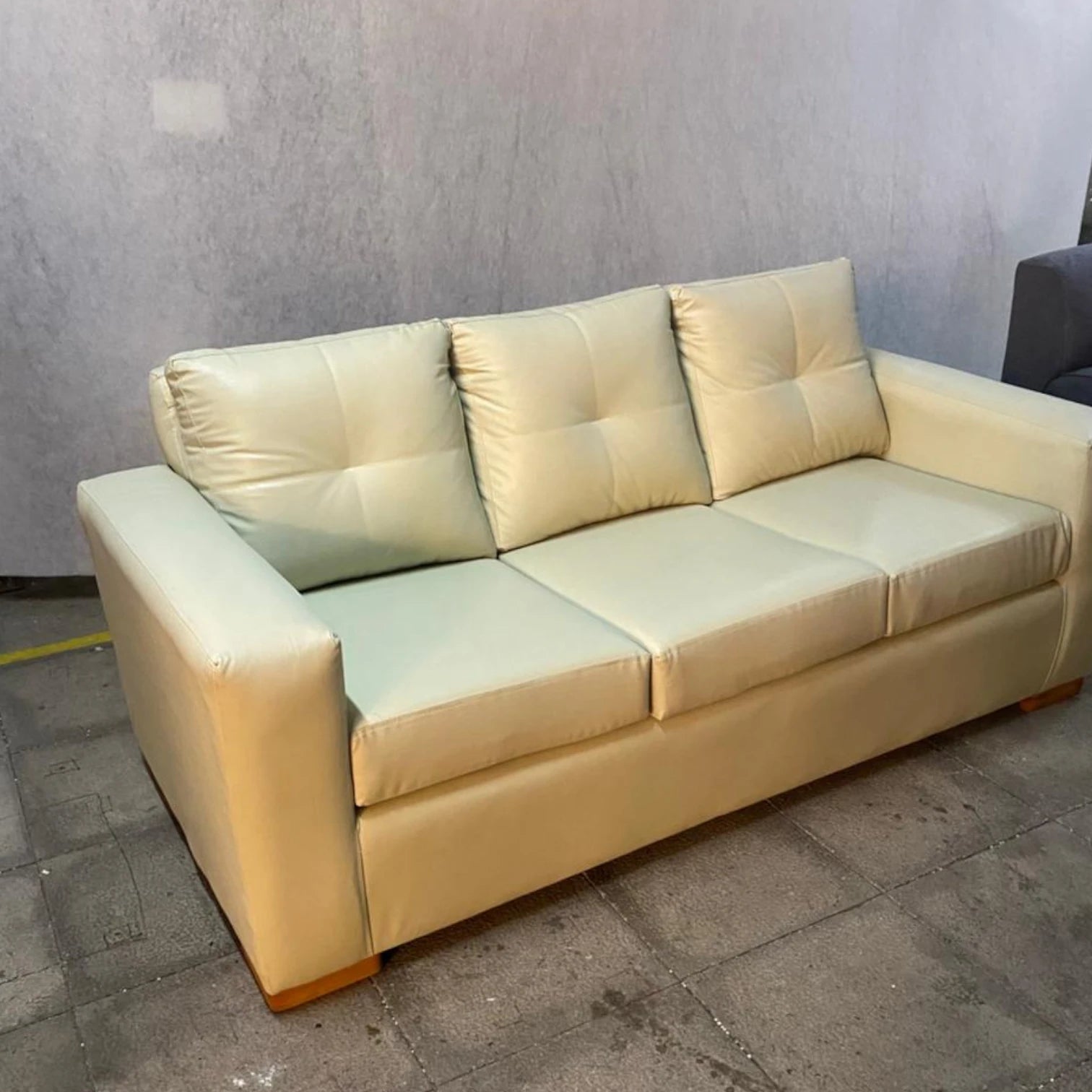 Sofá Franco 3 Cuerpos - Cuero Sintético Pu Beige (2da selección)