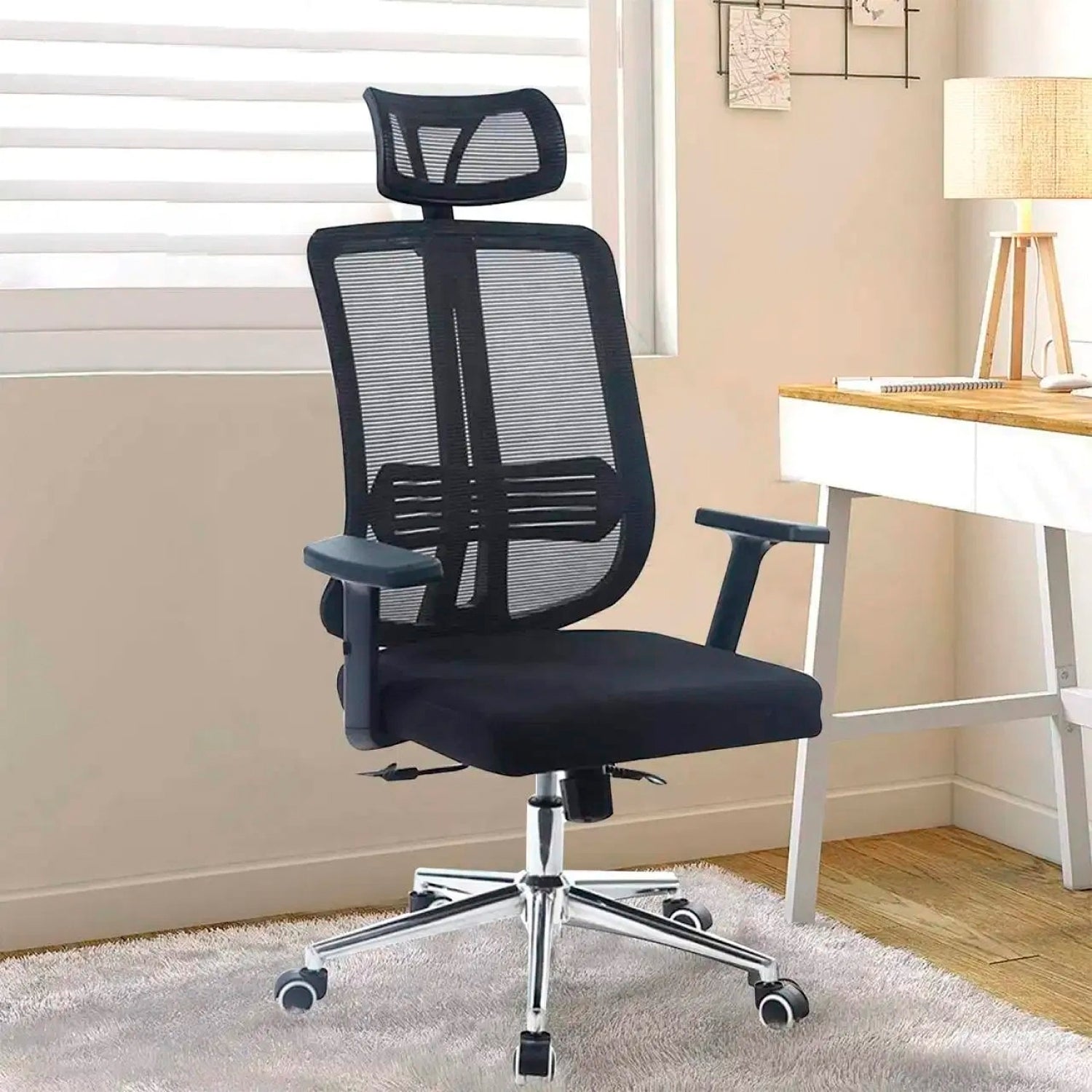 Silla de oficina mesh negra ejecutiva con apoyabrazos y cabeza