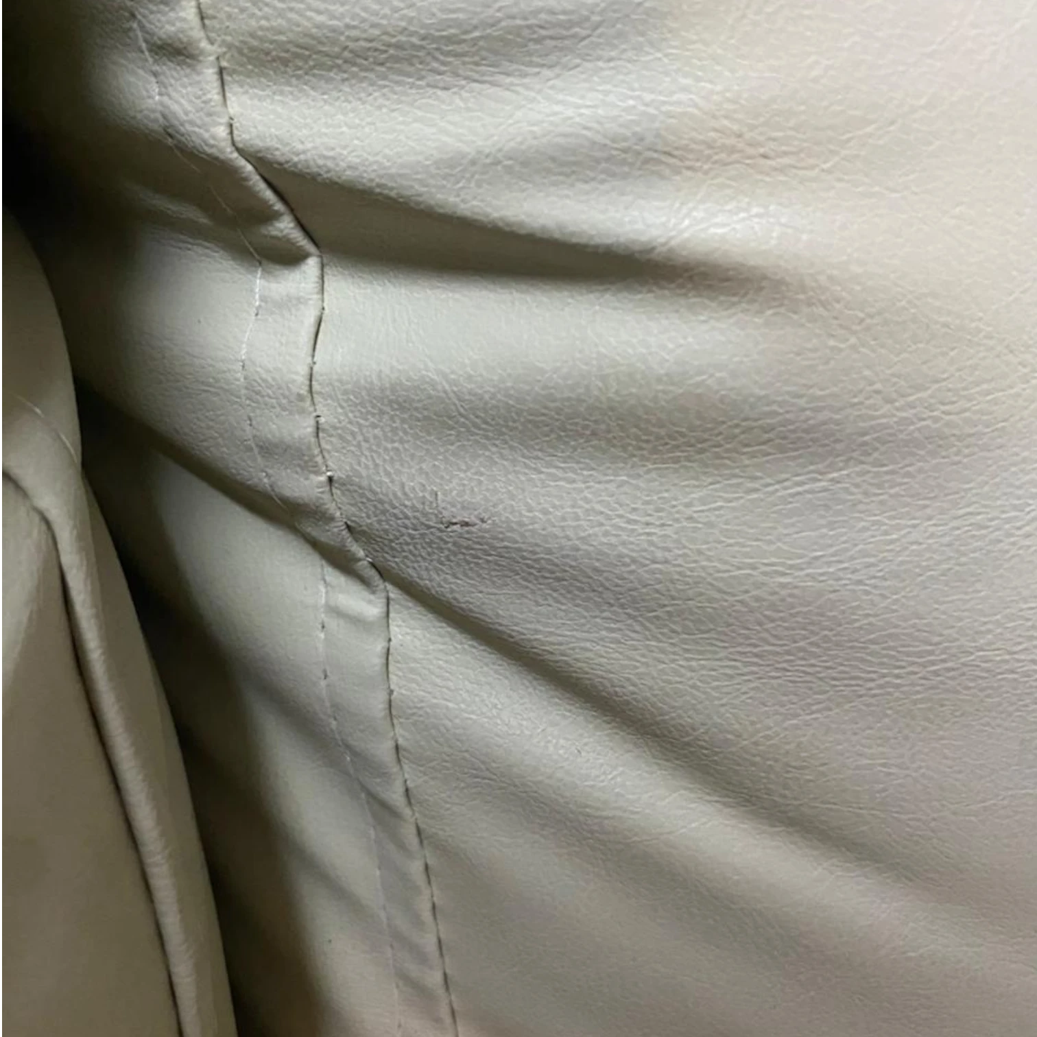 Sofá Franco 3 Cuerpos - Cuero Sintético Pu Beige (2da selección)